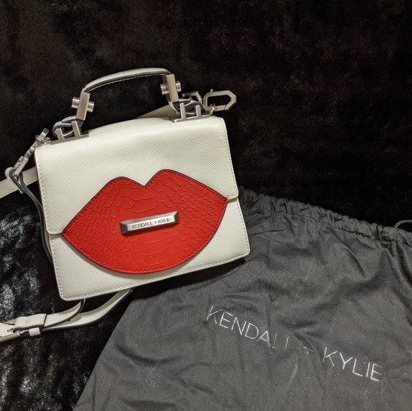 Kendall & Kylie Bag - Picture 1 of 5
